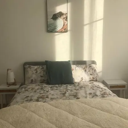 3 Bed Modern Flat Close To The Niza